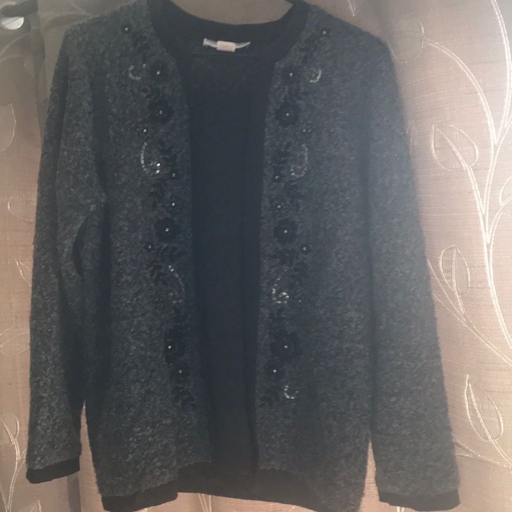 Ladies long sleeve sweater.